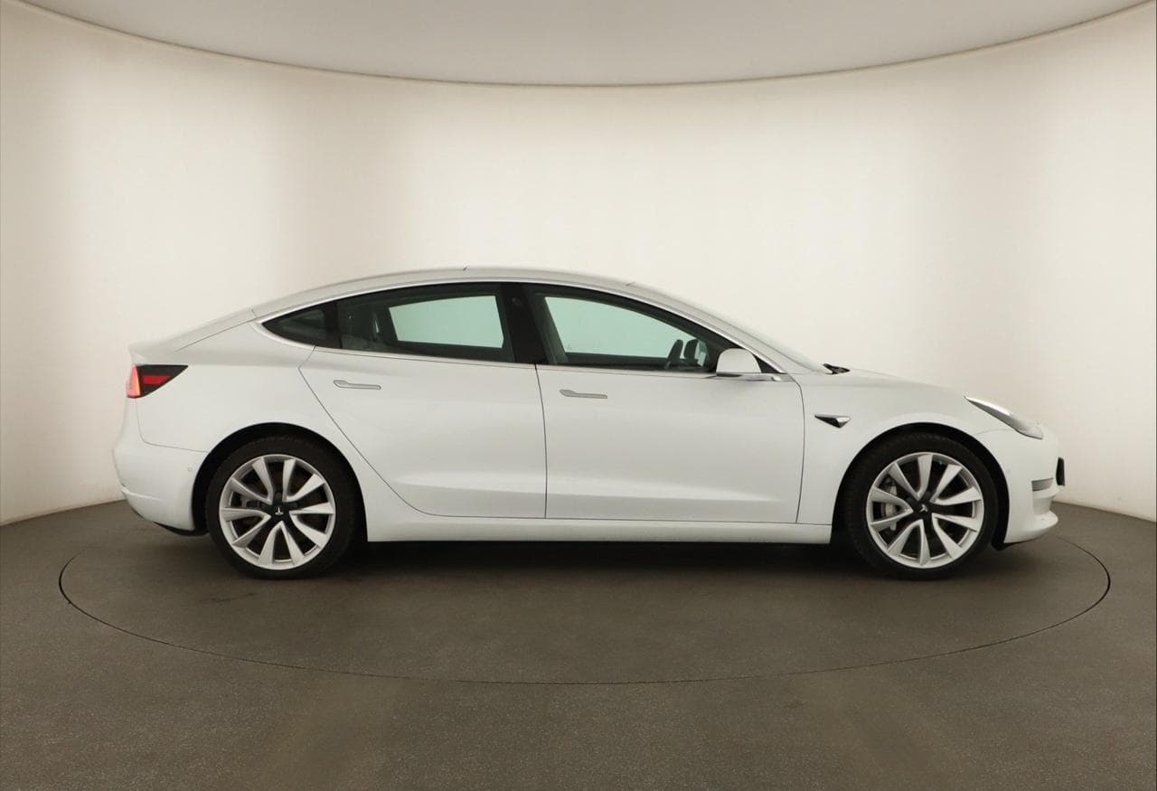 2019 Tesla MODEL 3 - 8
