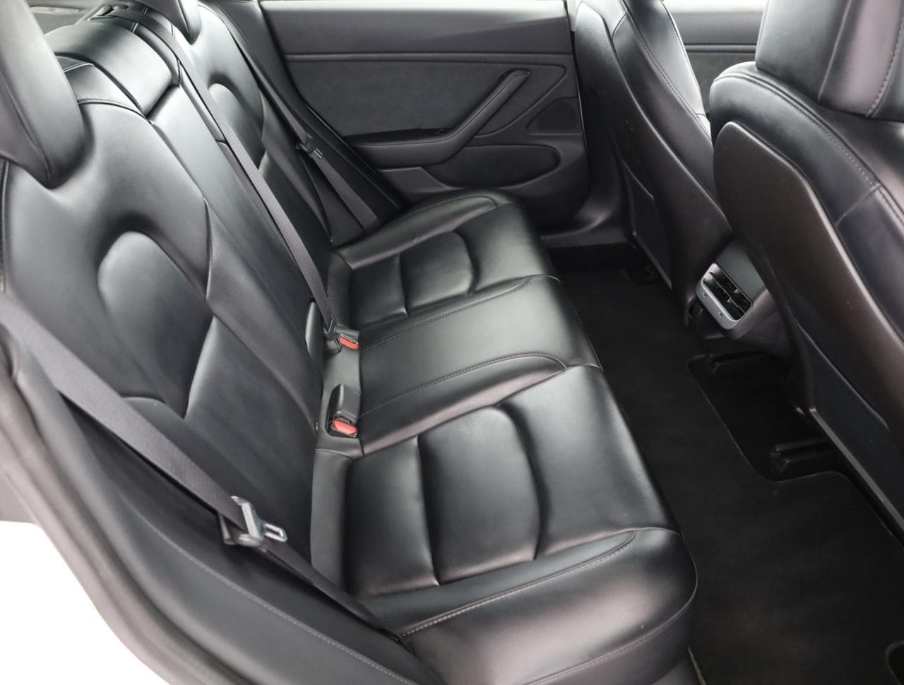 2020 Tesla MODEL 3 - 11