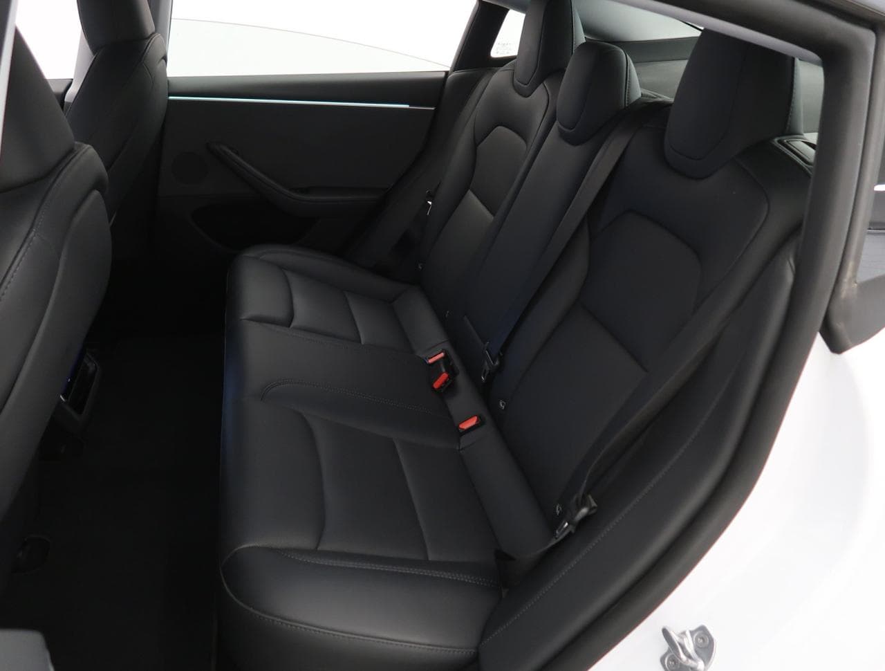 2025 Tesla MODEL 3 - 15