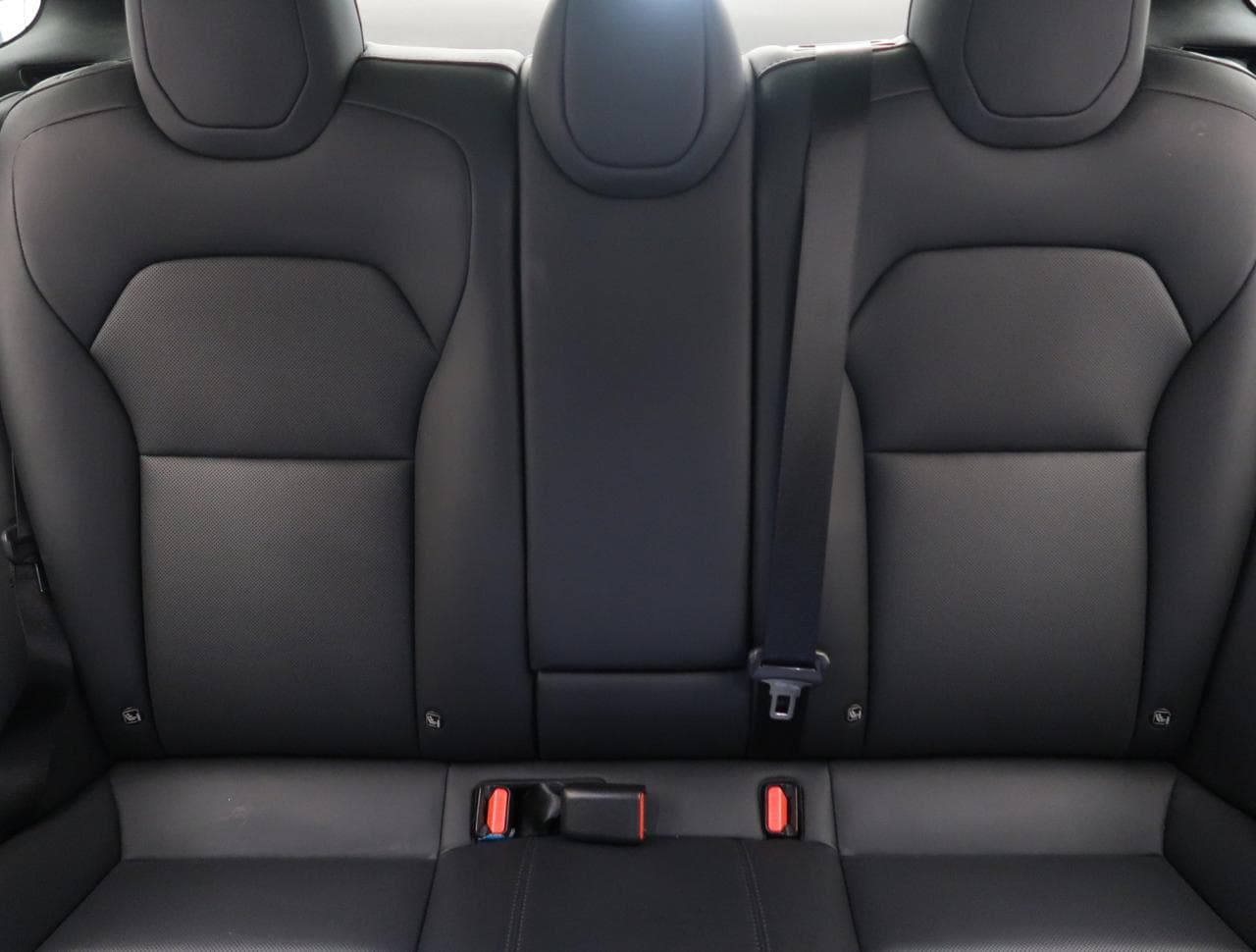 2025 Tesla MODEL 3 - 14