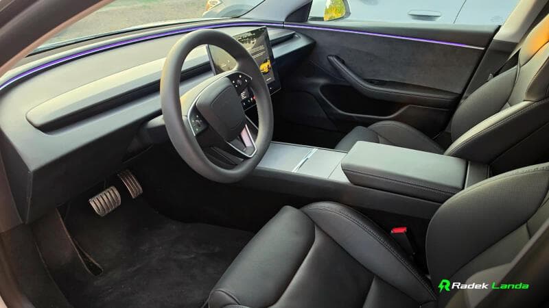 2024 Tesla MODEL 3 - 8