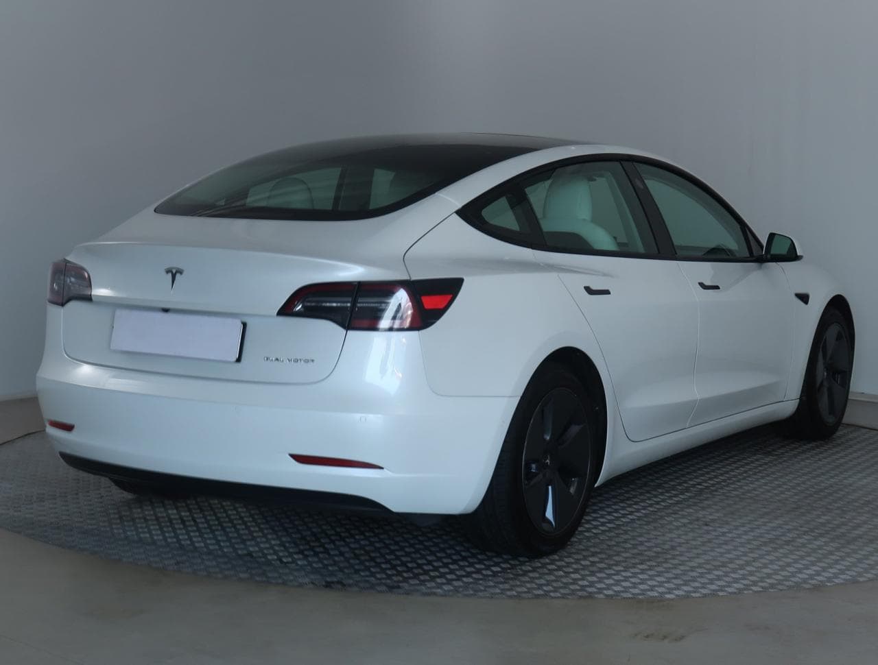 2020 Tesla MODEL 3 - 7