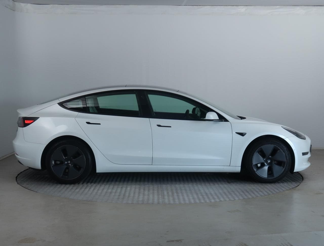 2020 Tesla MODEL 3 - 8