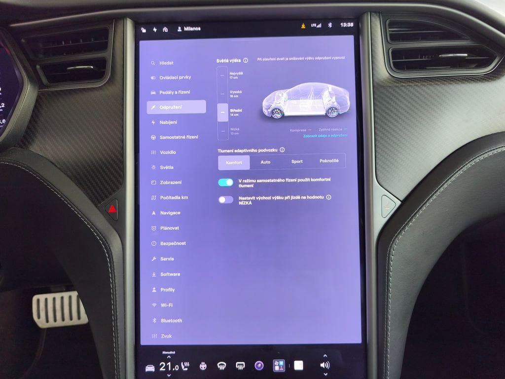 Tesla MODEL S - 16