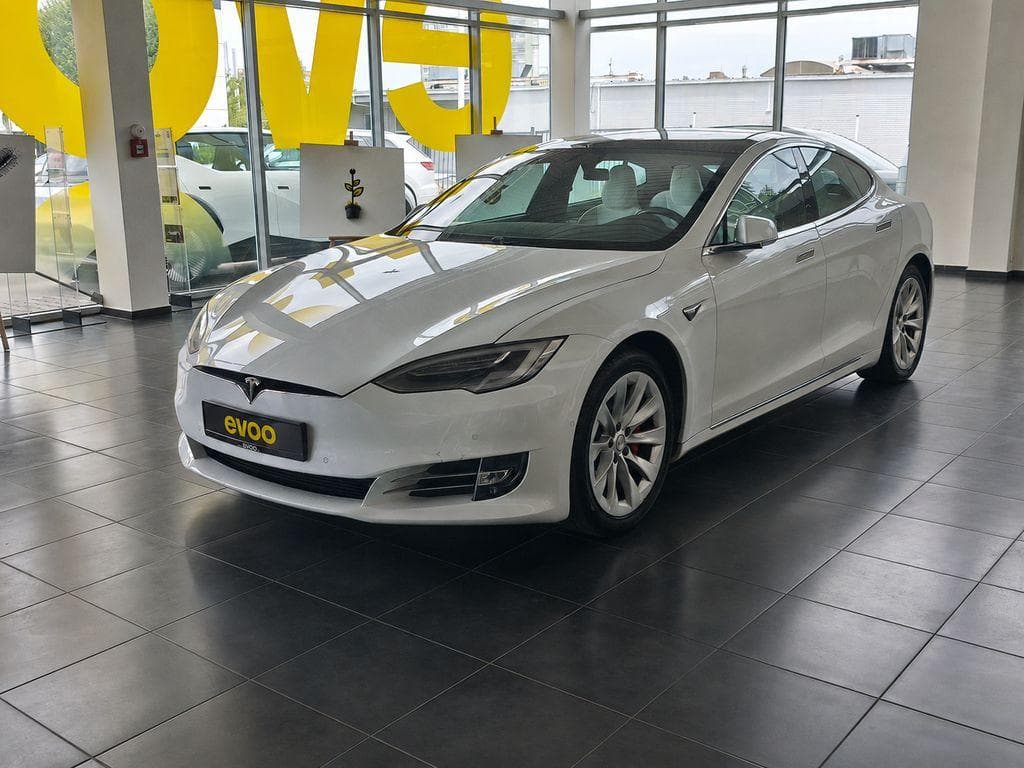 Tesla MODEL S - 3