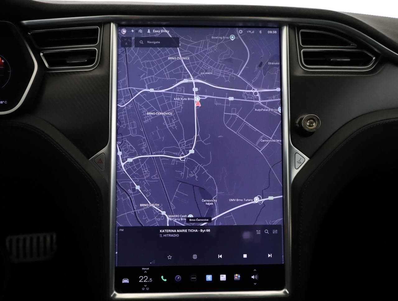 2017 Tesla MODEL S - 19