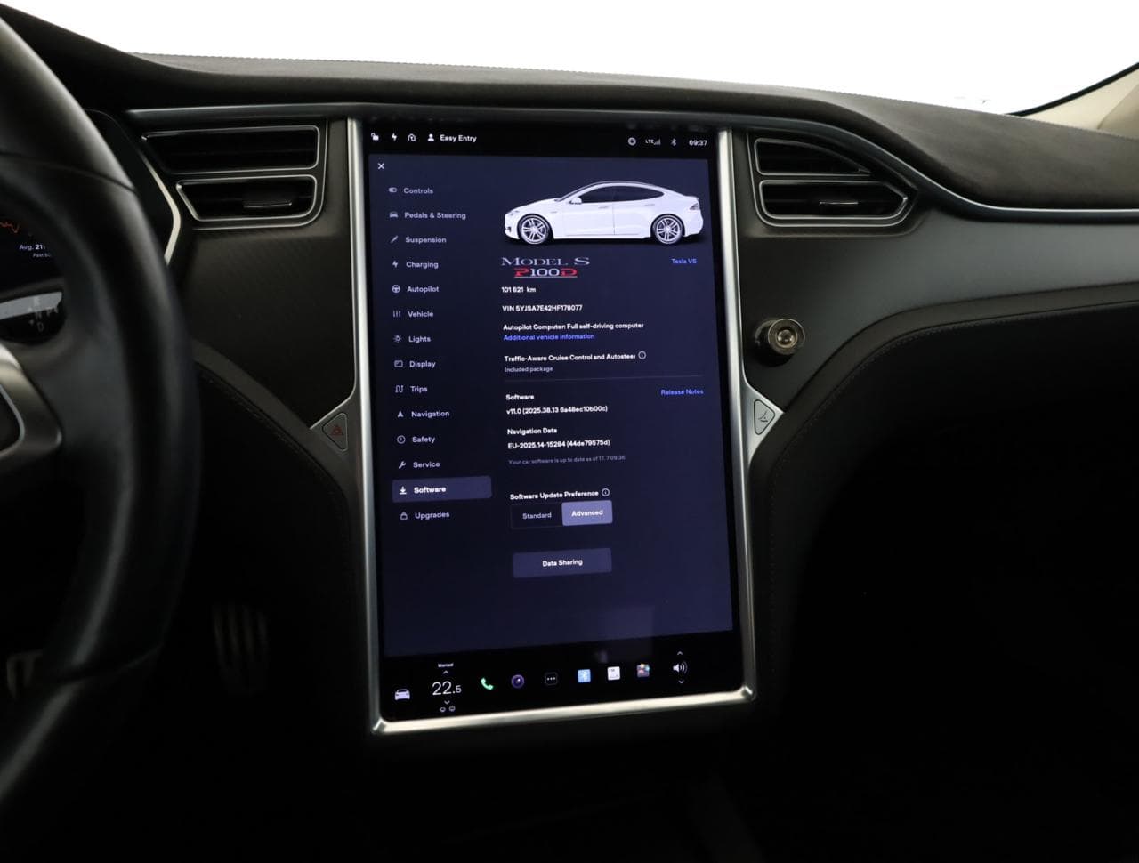 2017 Tesla MODEL S - 16