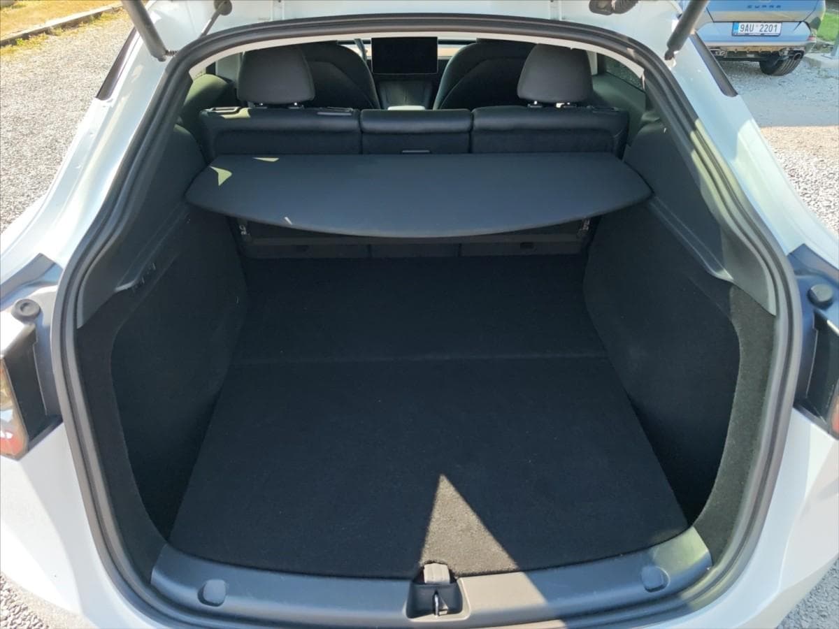 2023 Tesla MODEL Y - 11
