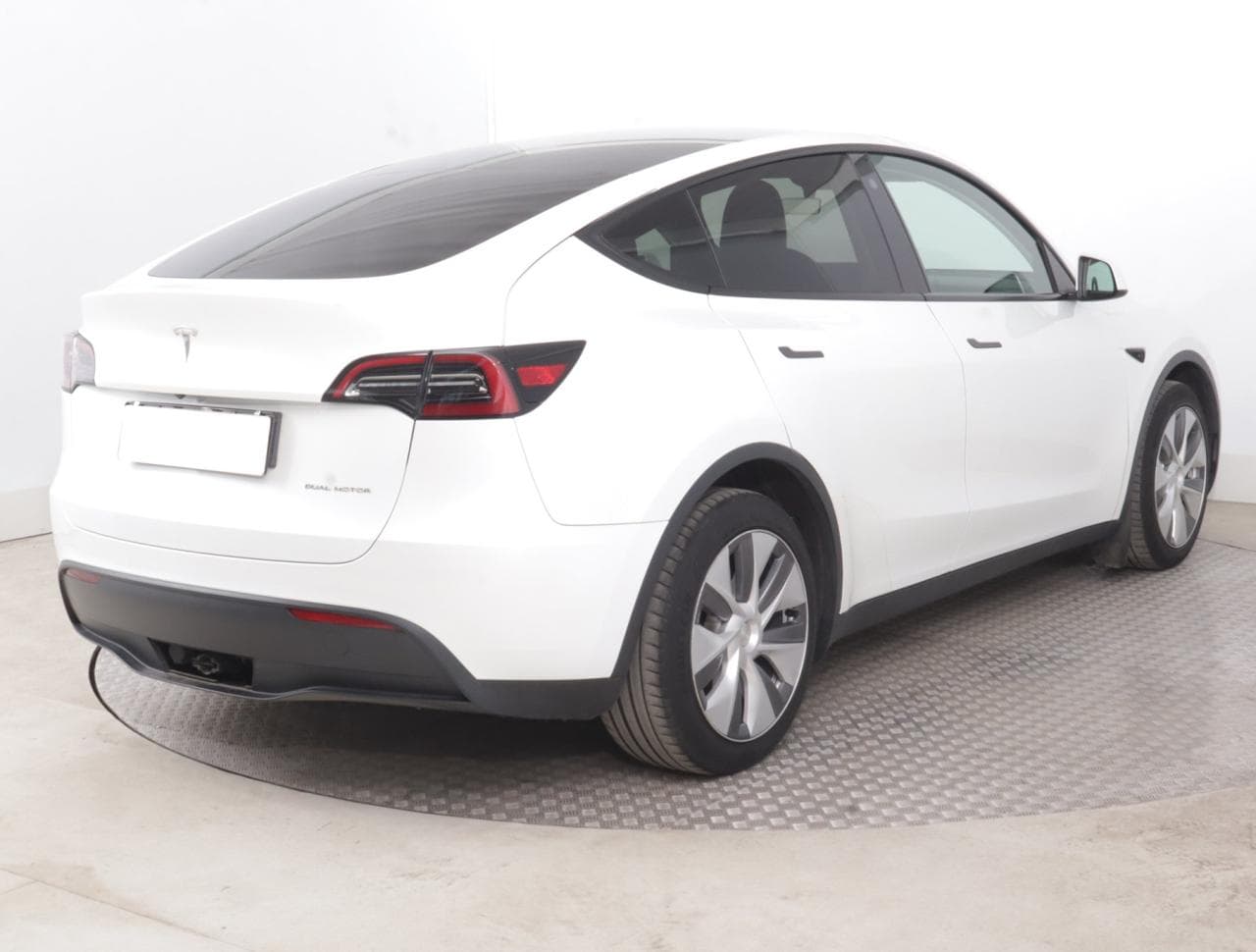 2023 Tesla MODEL Y - 7
