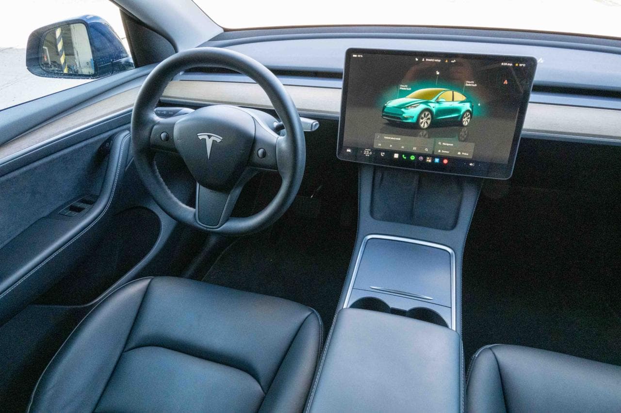 2023 Tesla MODEL Y - 9