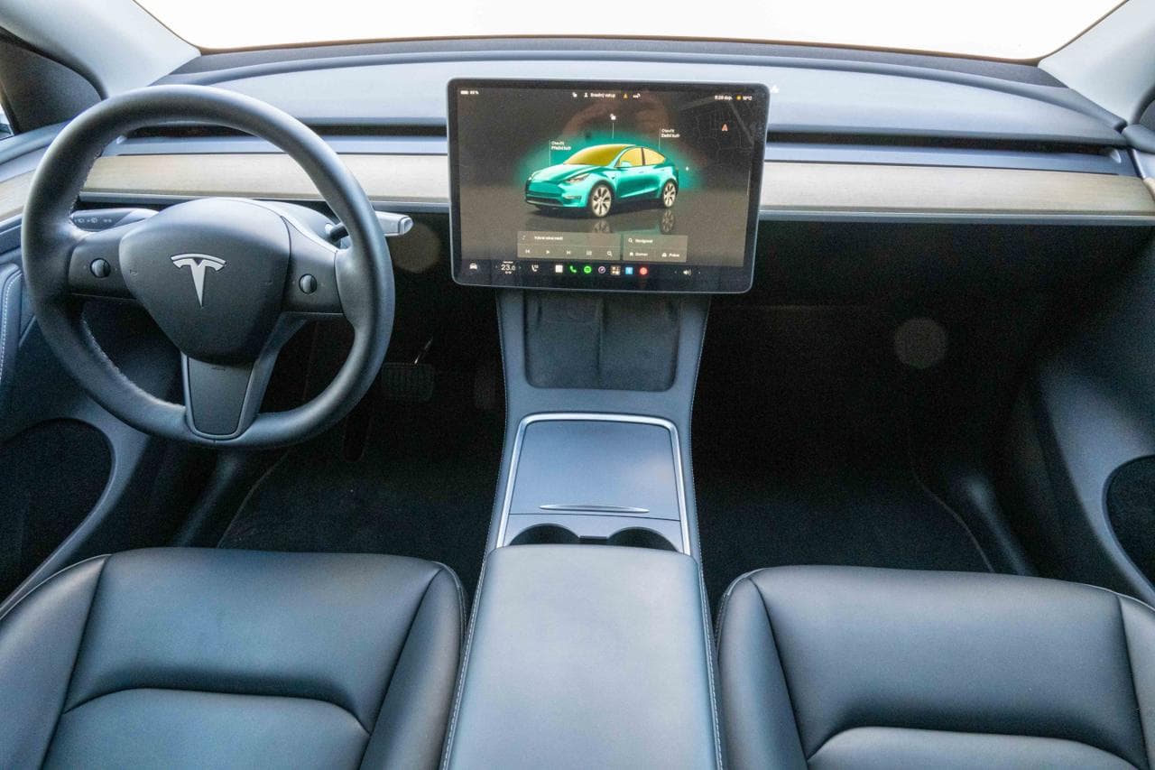 2023 Tesla MODEL Y - 10