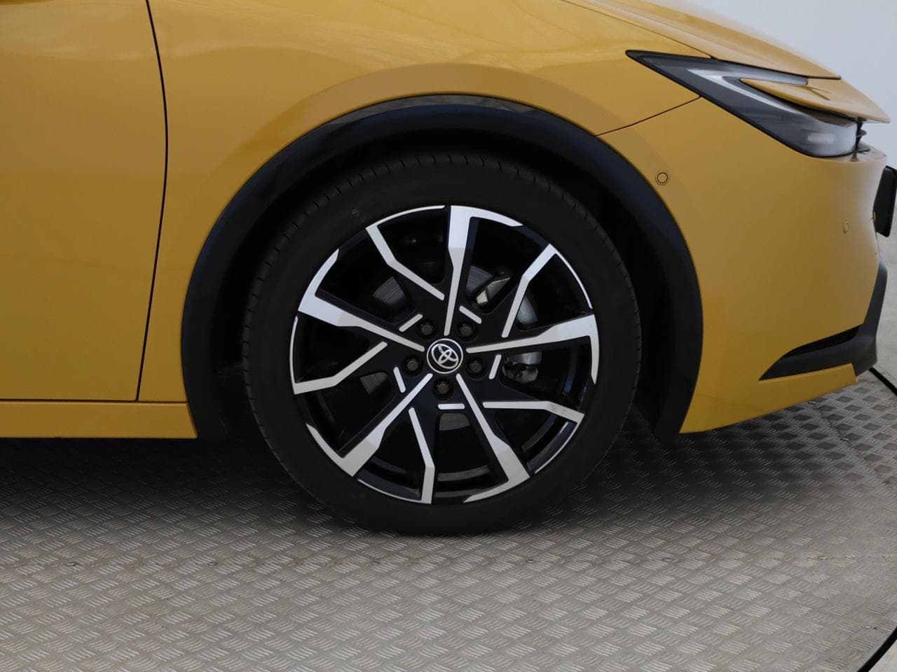 2024 Toyota Prius - 37