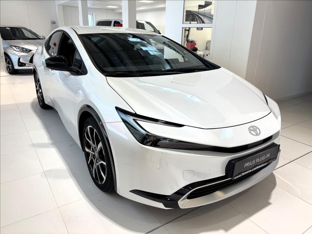 2026 Toyota PRIUS