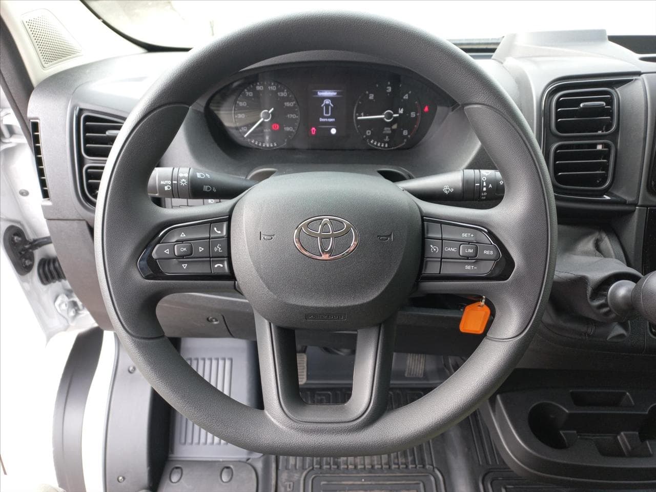 2025 Toyota Proace - 23