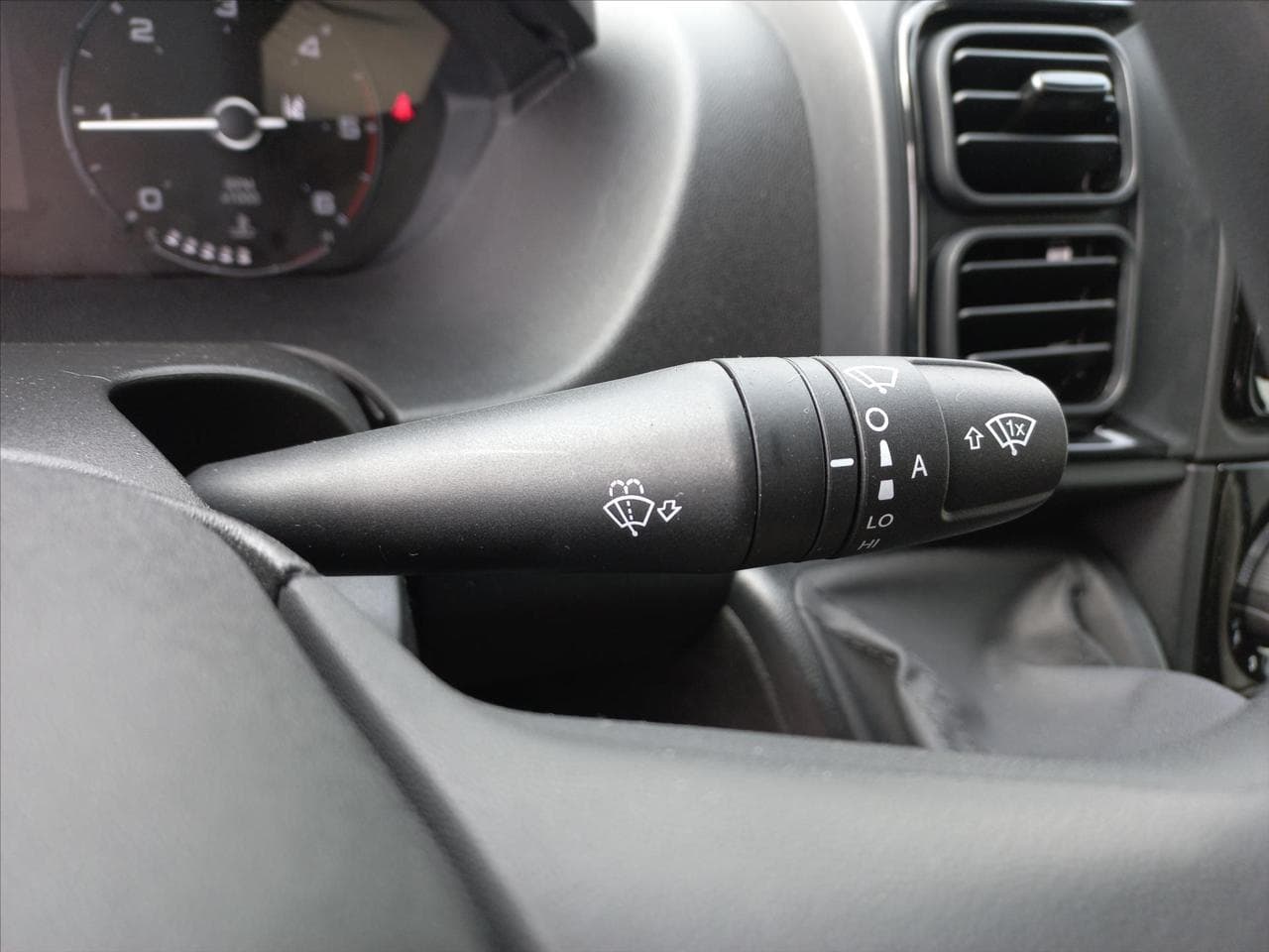 2025 Toyota Proace - 27