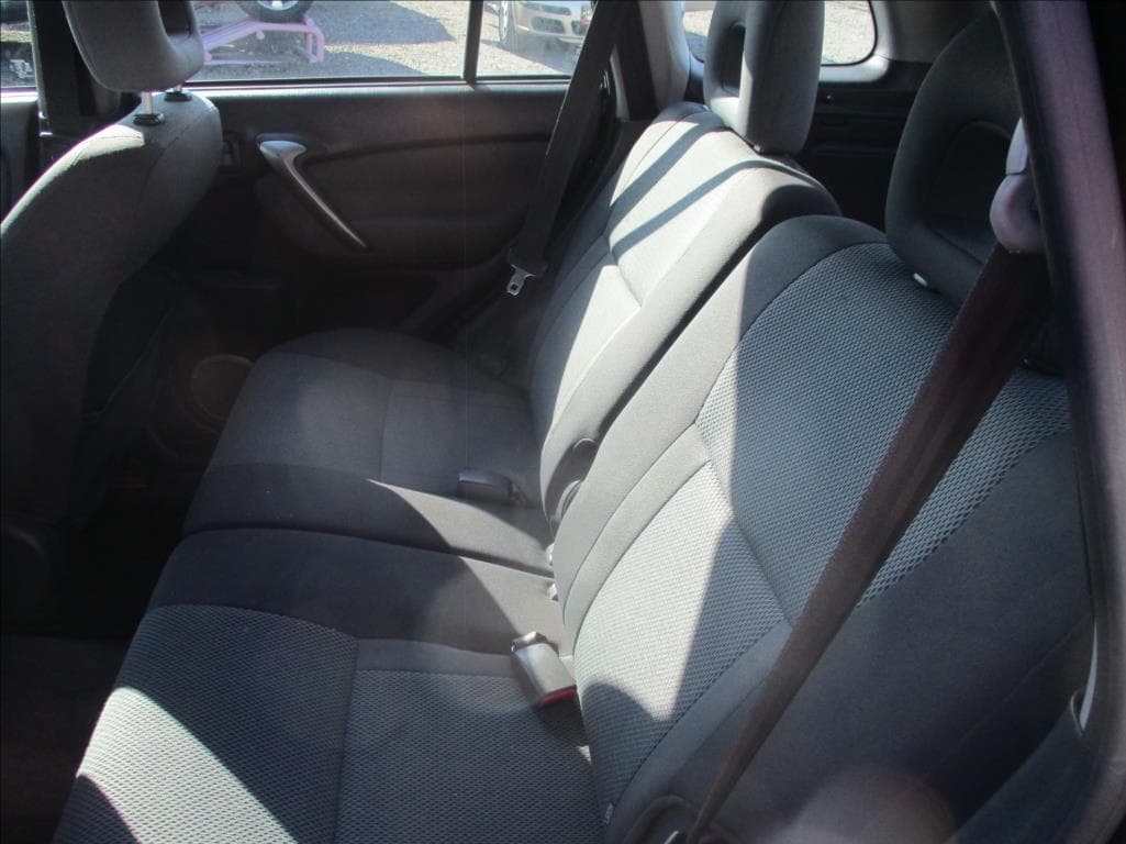 2004 Toyota Rav4 - 12