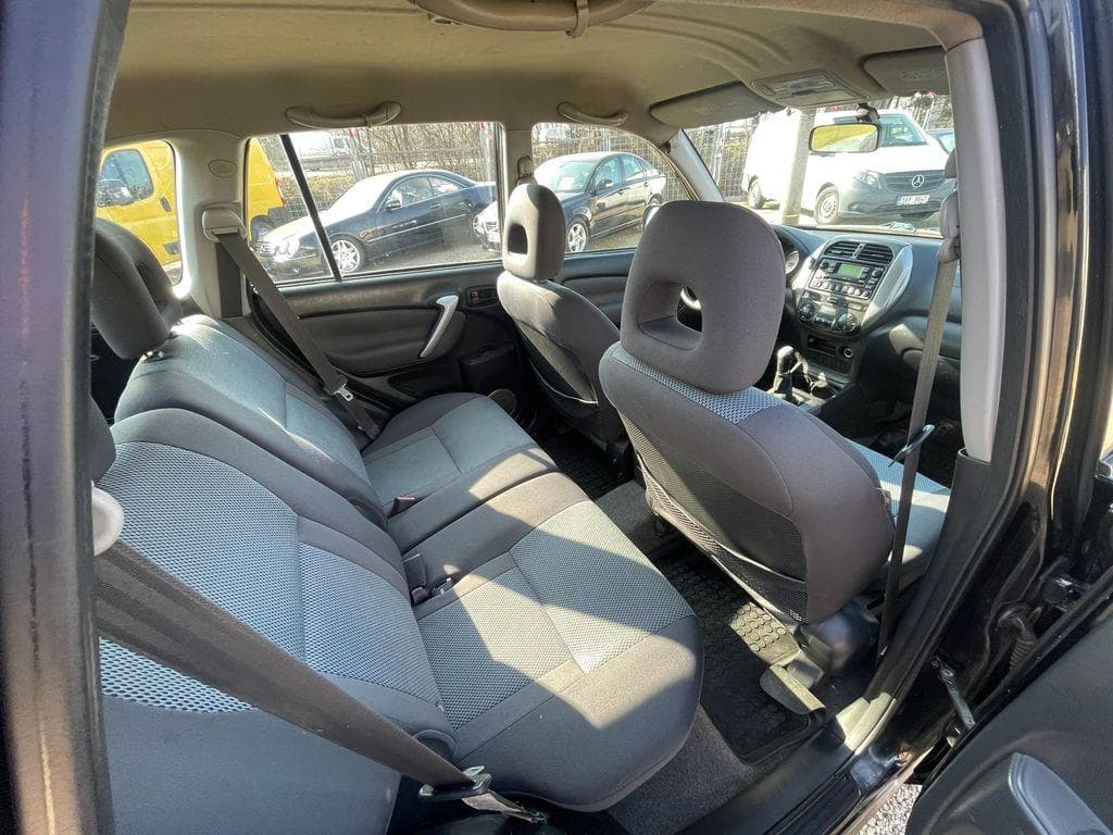 2005 Toyota Rav4 - 19