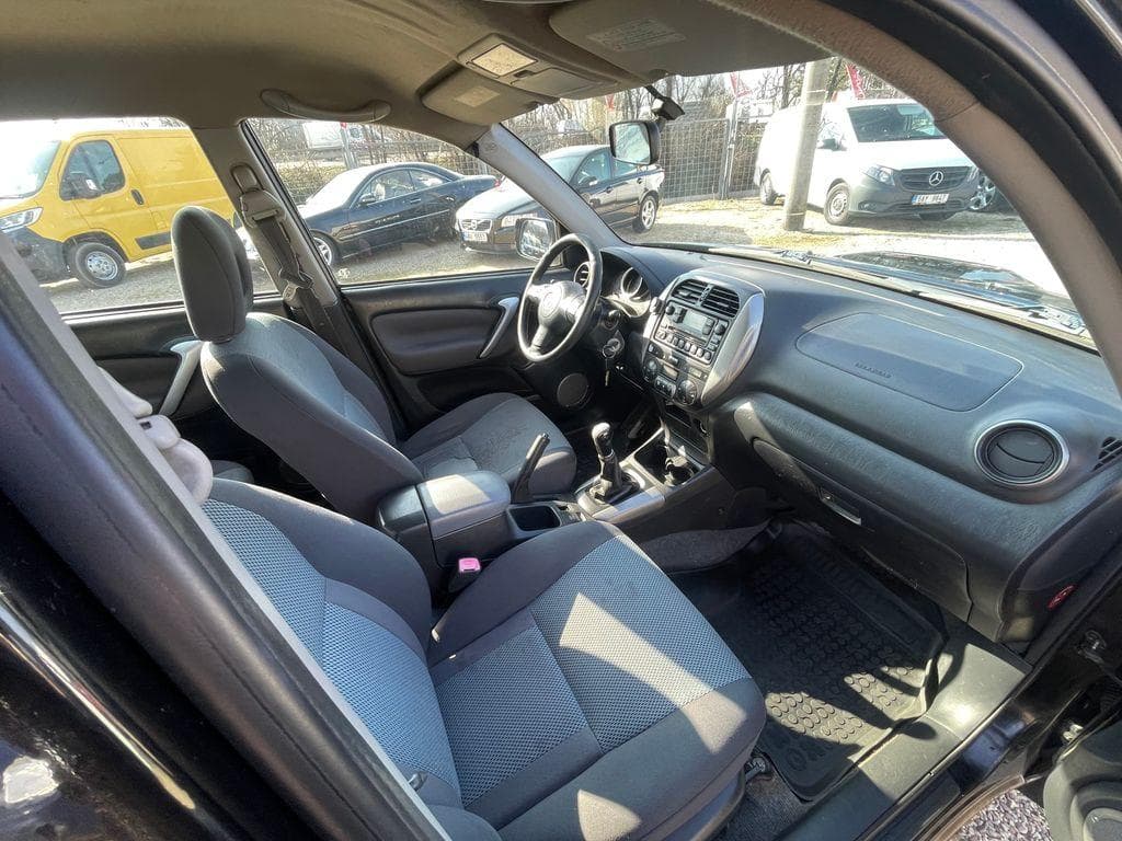 2005 Toyota Rav4 - 16