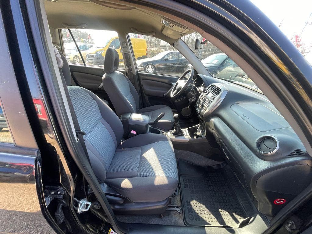 2005 Toyota Rav4 - 17