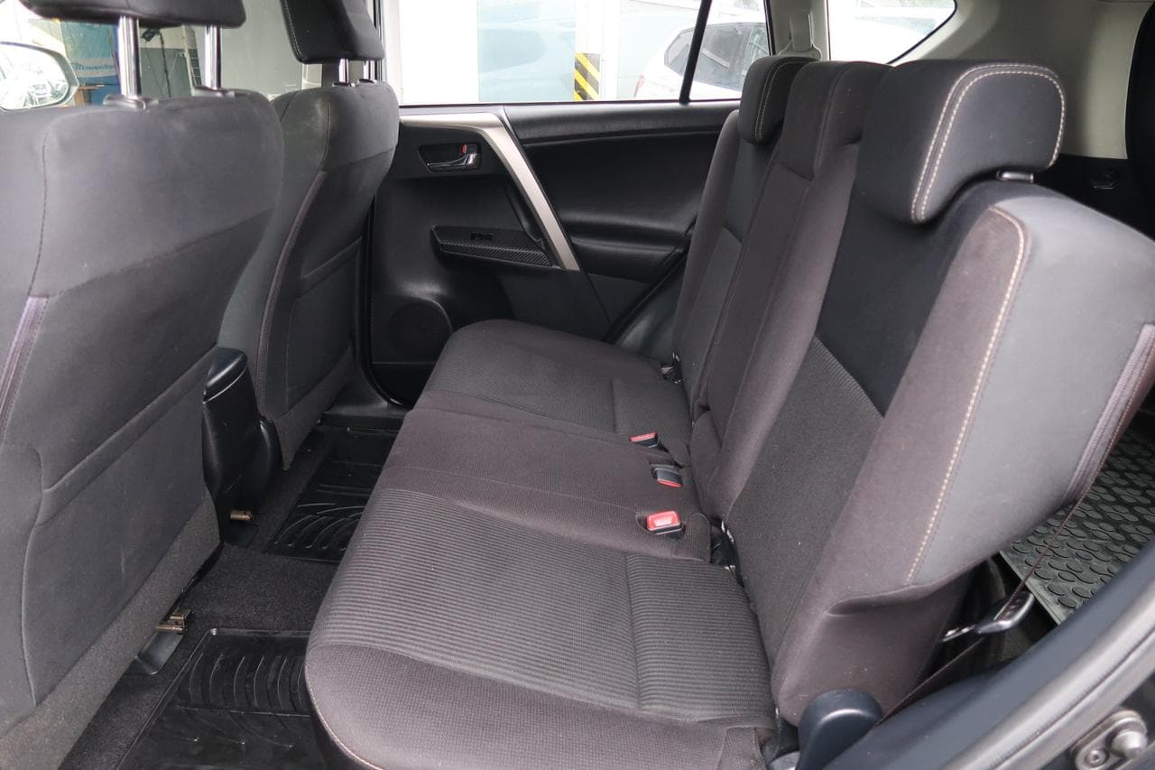 2015 Toyota RAV4 - 15
