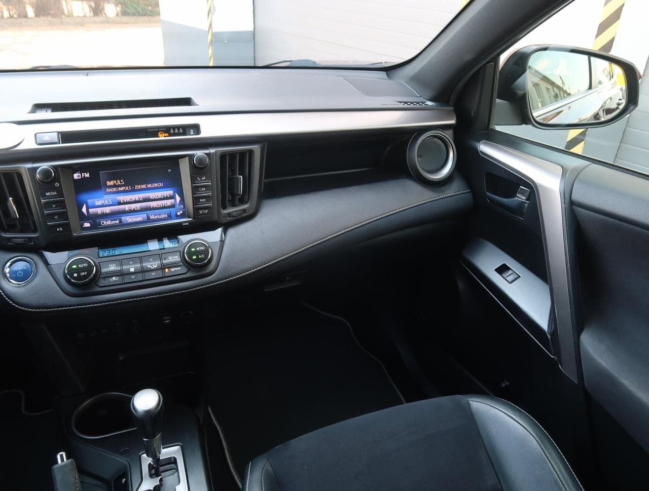 2017 Toyota Rav4 - 21