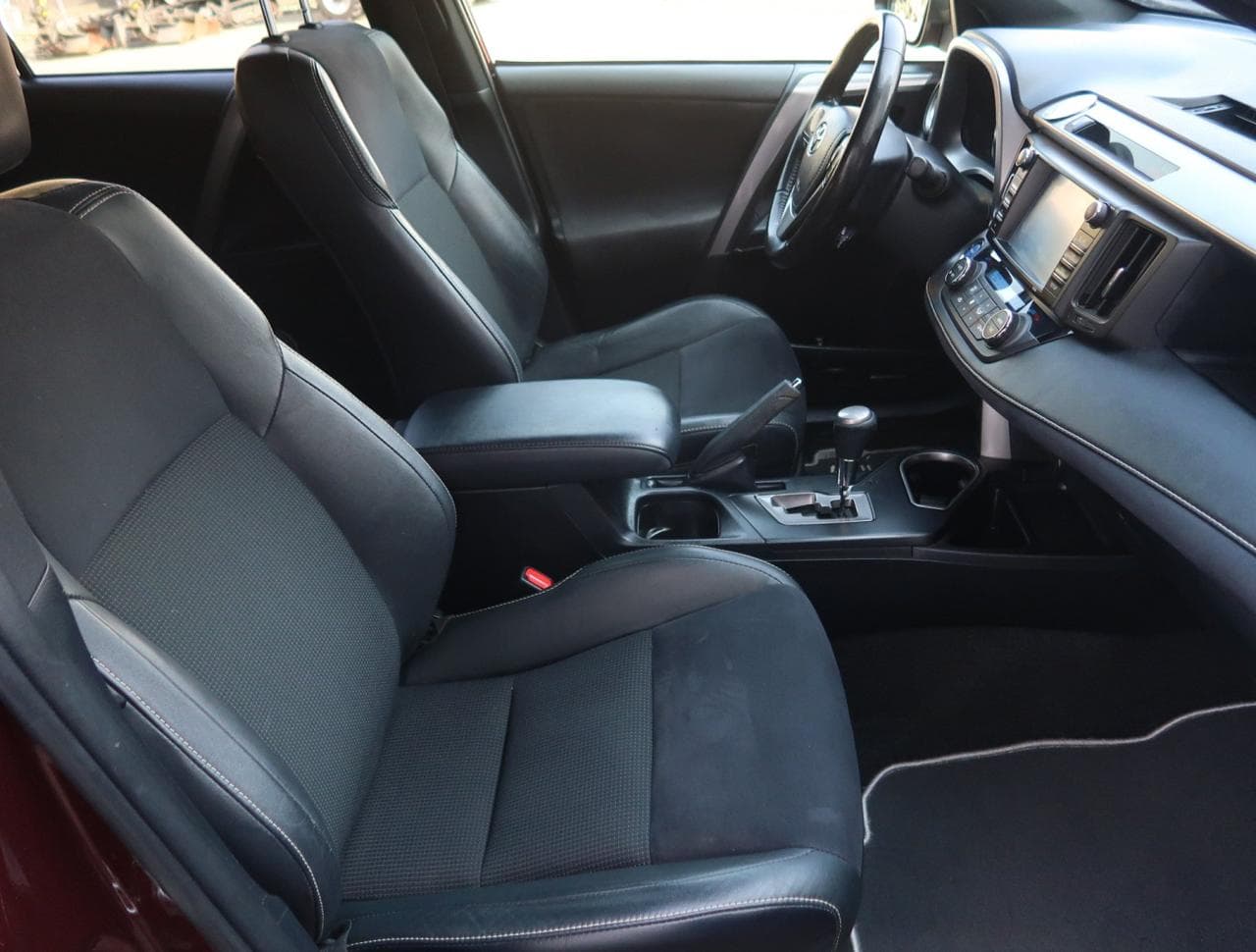 2017 Toyota Rav4 - 23