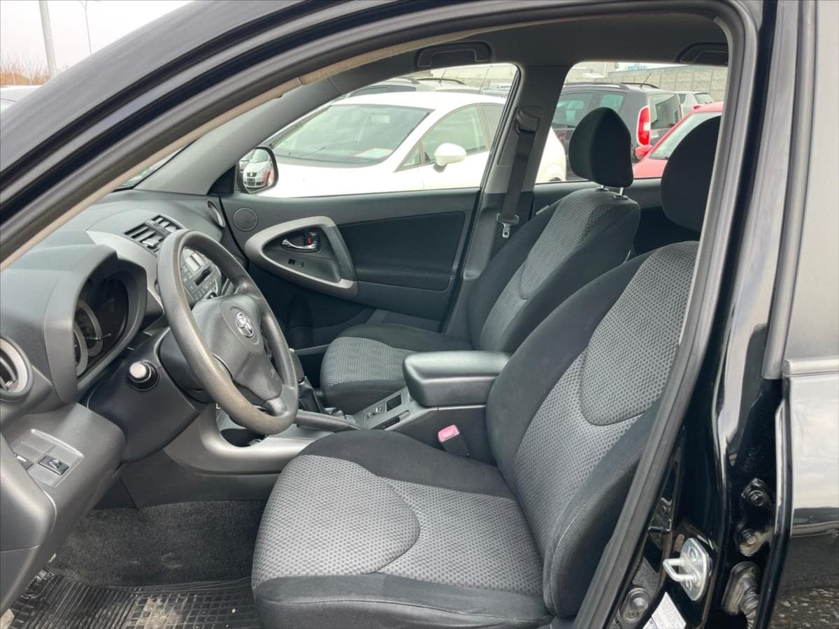 2006 Toyota RAV4 - 8
