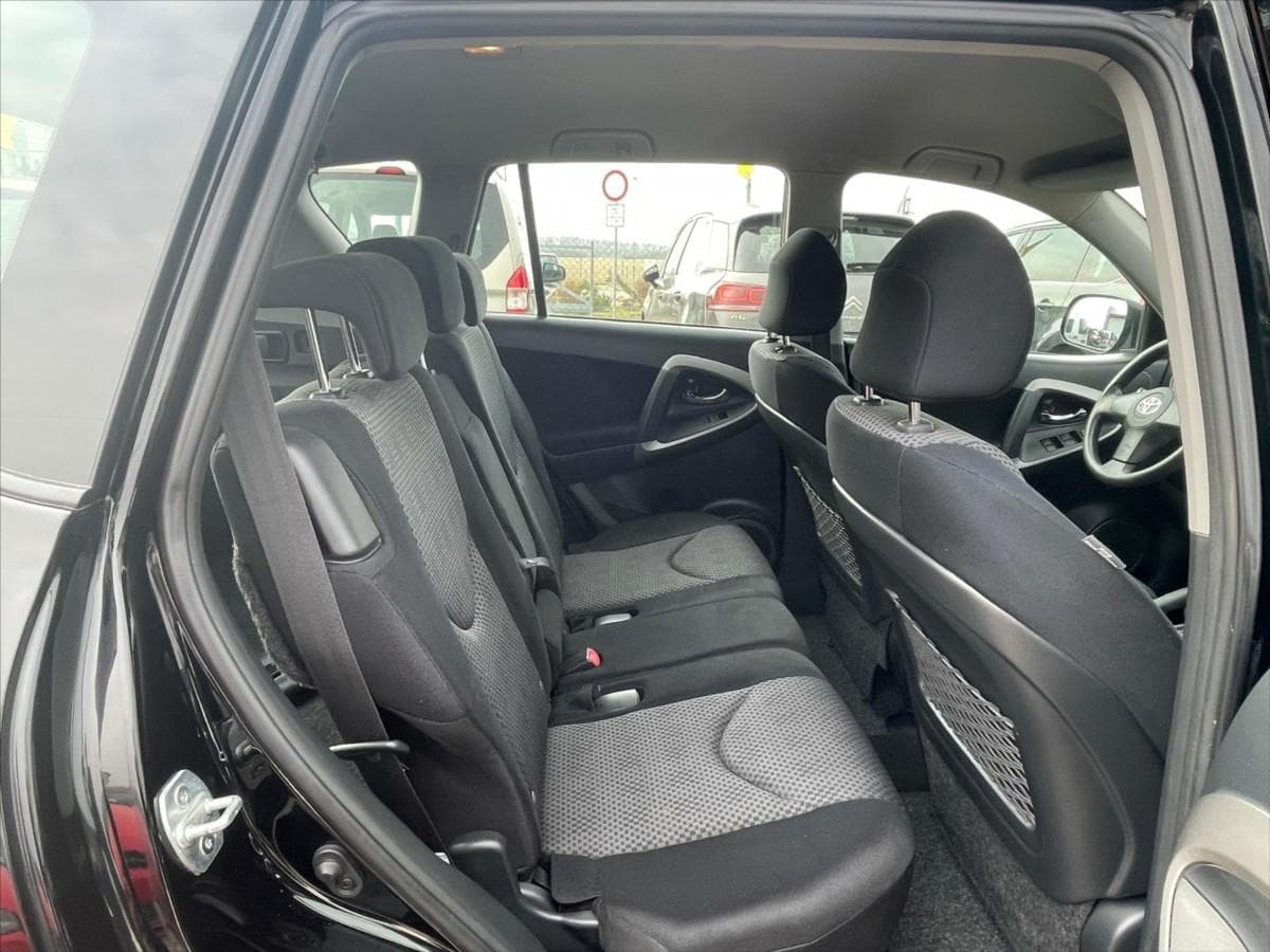 2006 Toyota RAV4 - 11