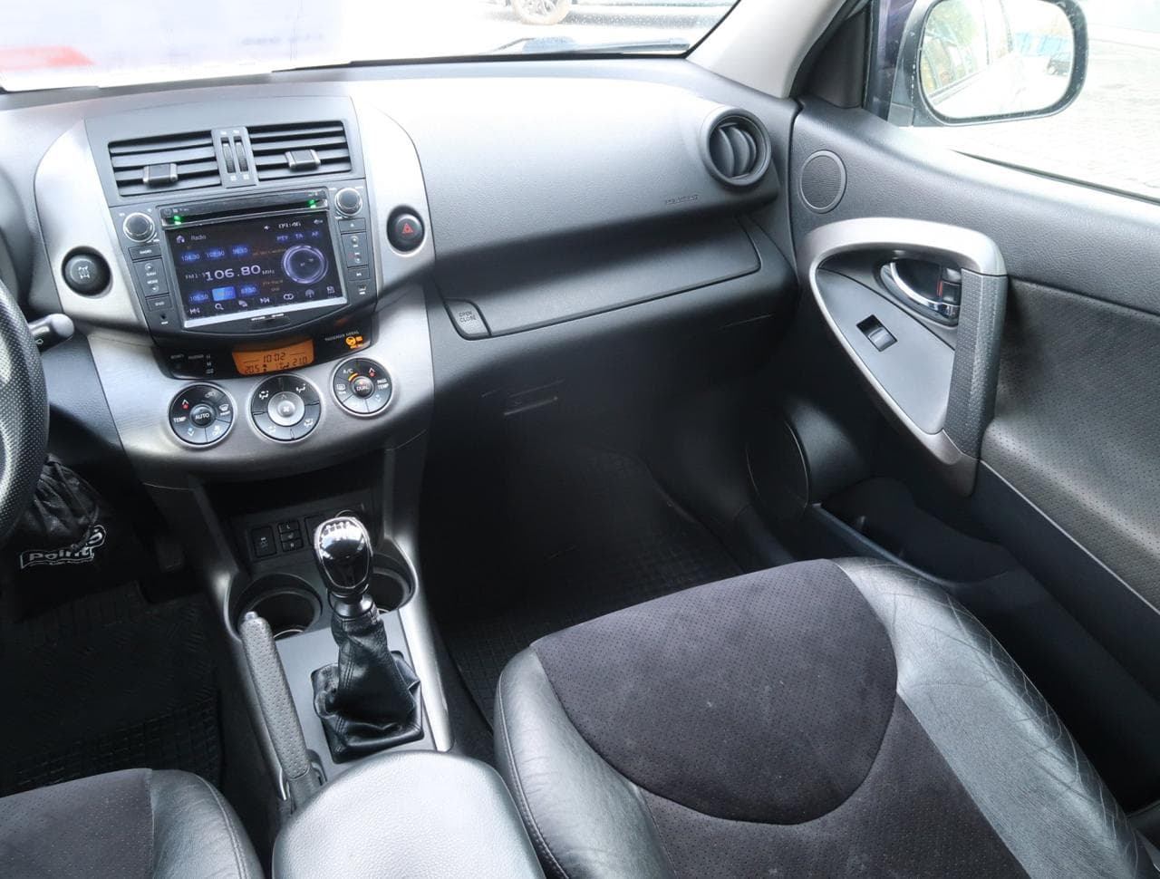 2011 Toyota RAV4 - 11