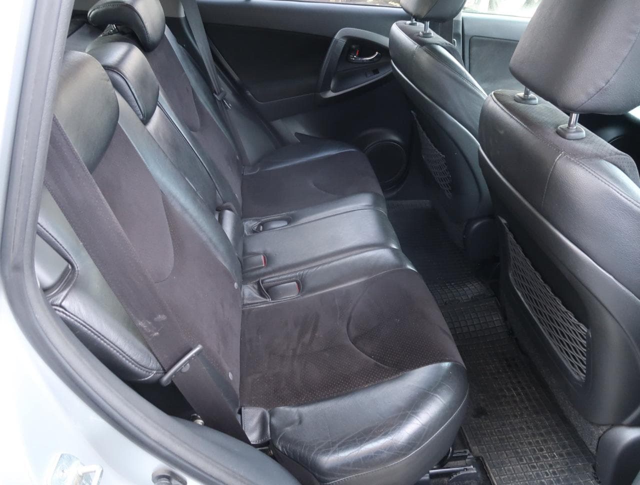 2011 Toyota RAV4 - 13