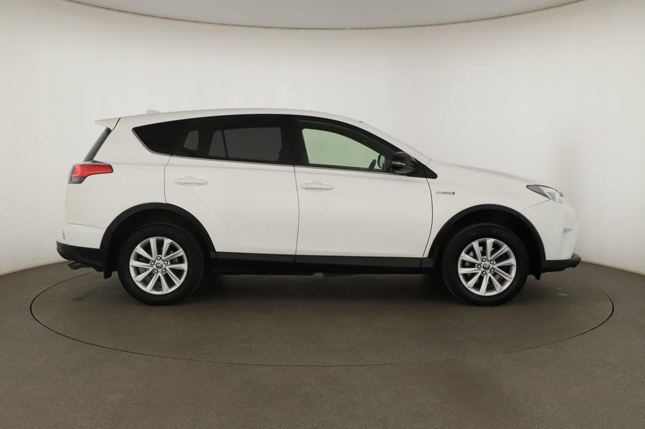2018 Toyota RAV4 - 8