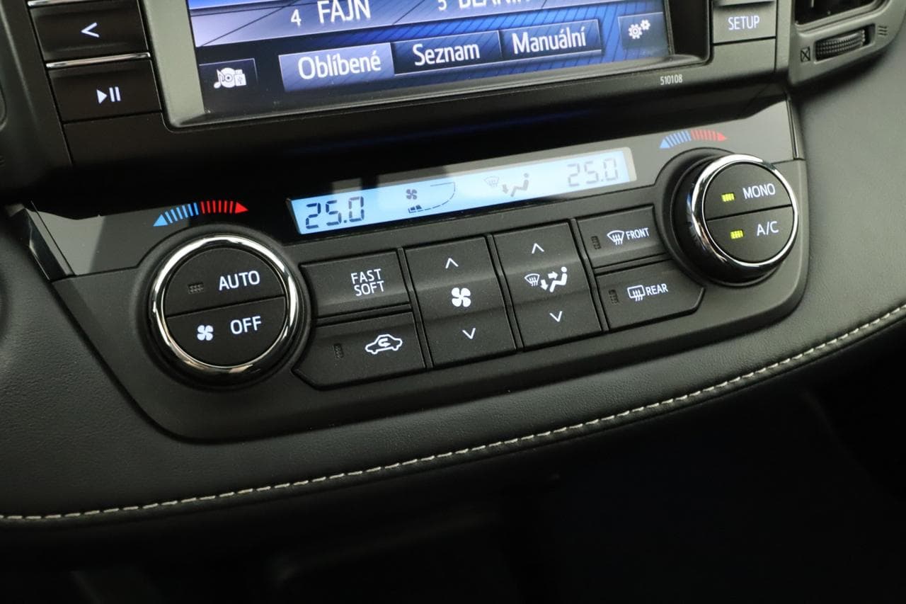 2018 Toyota RAV4 - 24