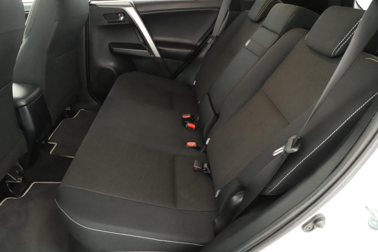 2018 Toyota RAV4 - 12