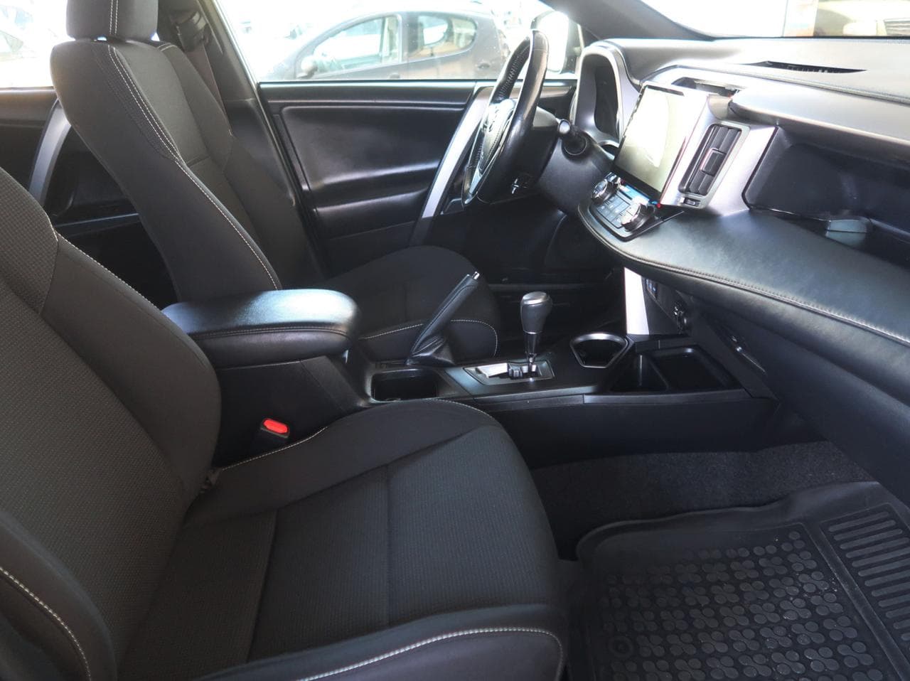 2017 Toyota RAV4 - 12
