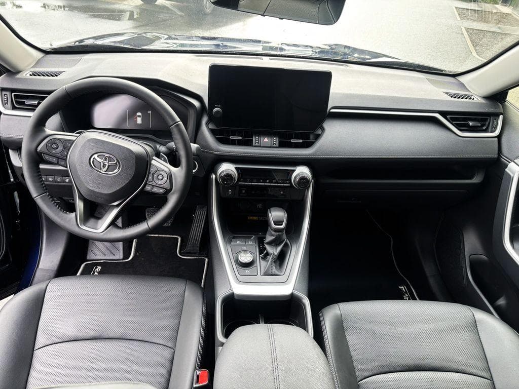 2025 Toyota RAV4 - 14