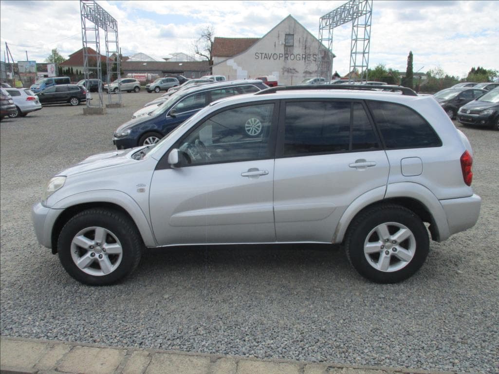 2004 Toyota RAV4 - 8