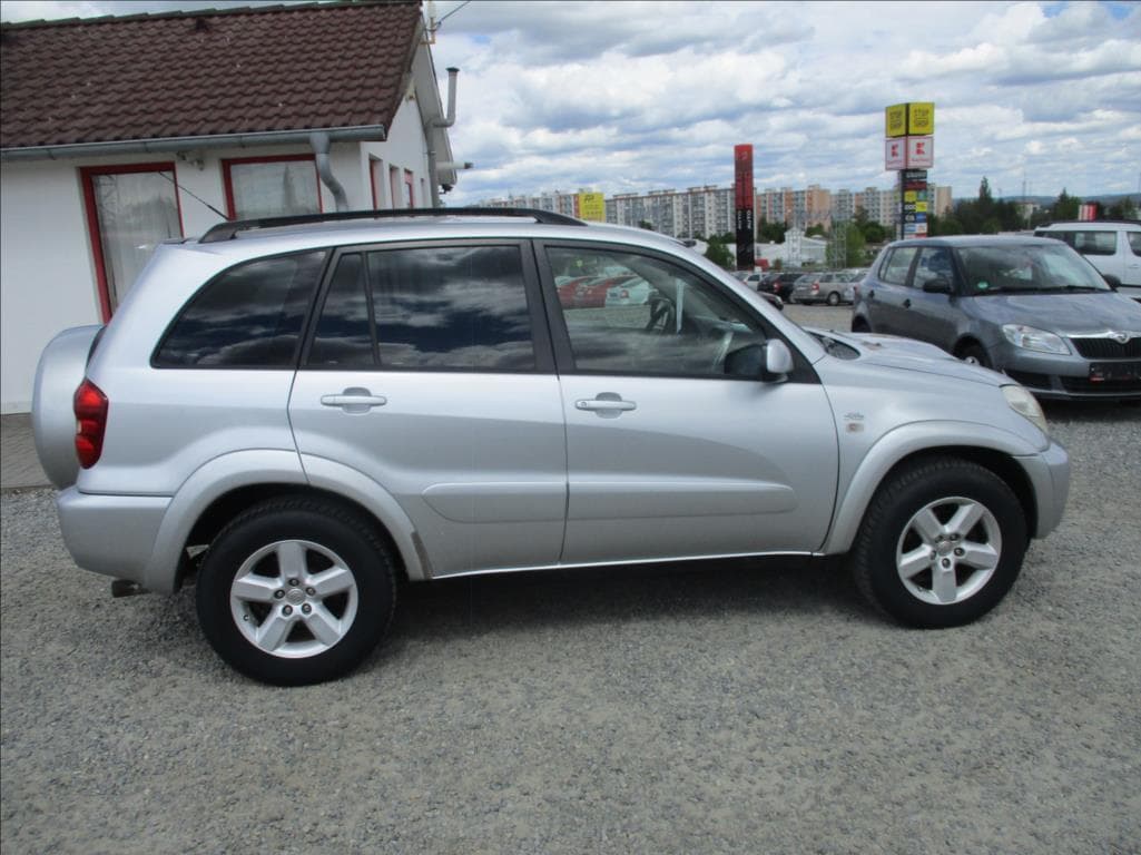 2004 Toyota RAV4 - 4