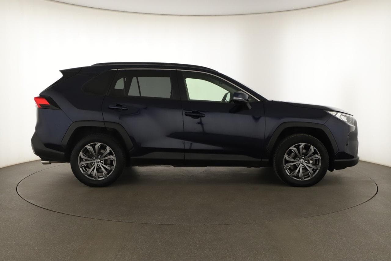 2023 Toyota RAV4 - 8