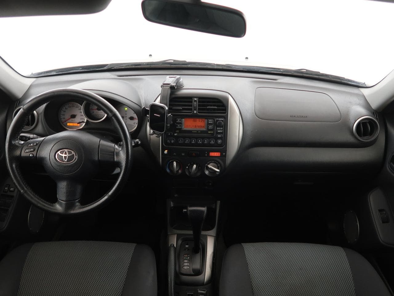 2004 Toyota RAV4 - 10