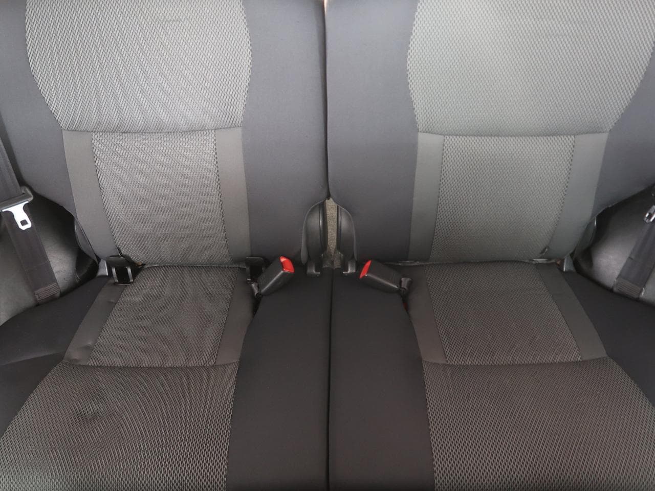 2004 Toyota RAV4 - 14