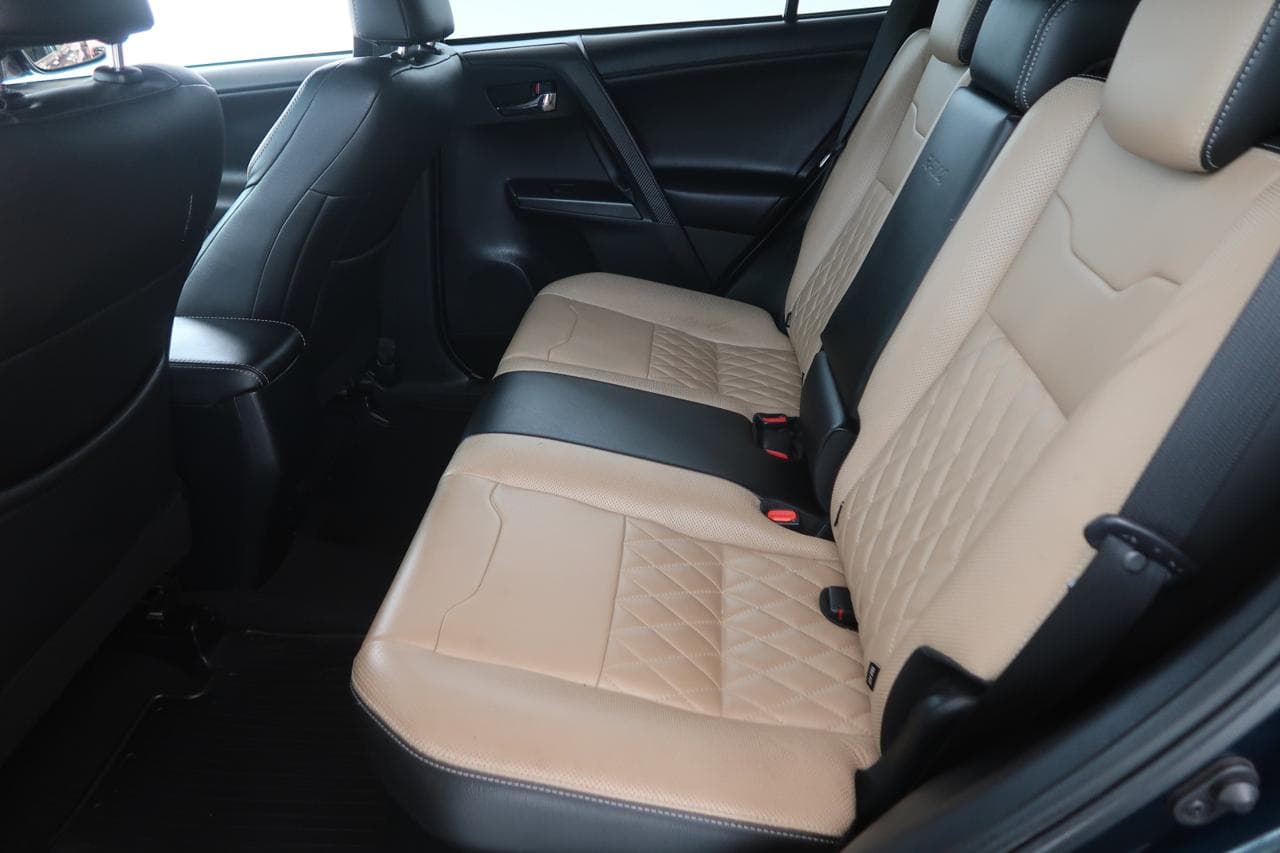 2017 Toyota RAV4 - 15