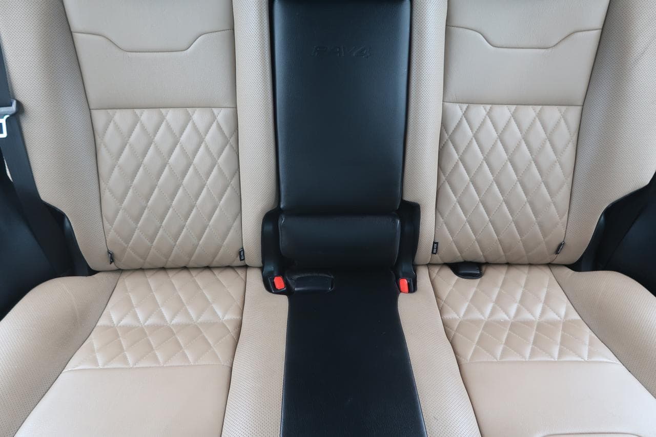 2017 Toyota RAV4 - 14