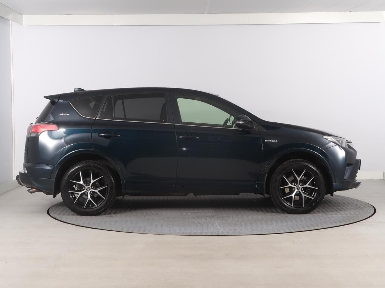 2017 Toyota RAV4 - 8