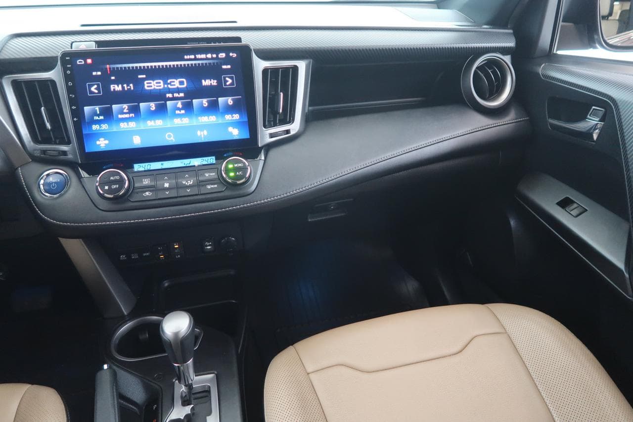 2017 Toyota RAV4 - 11