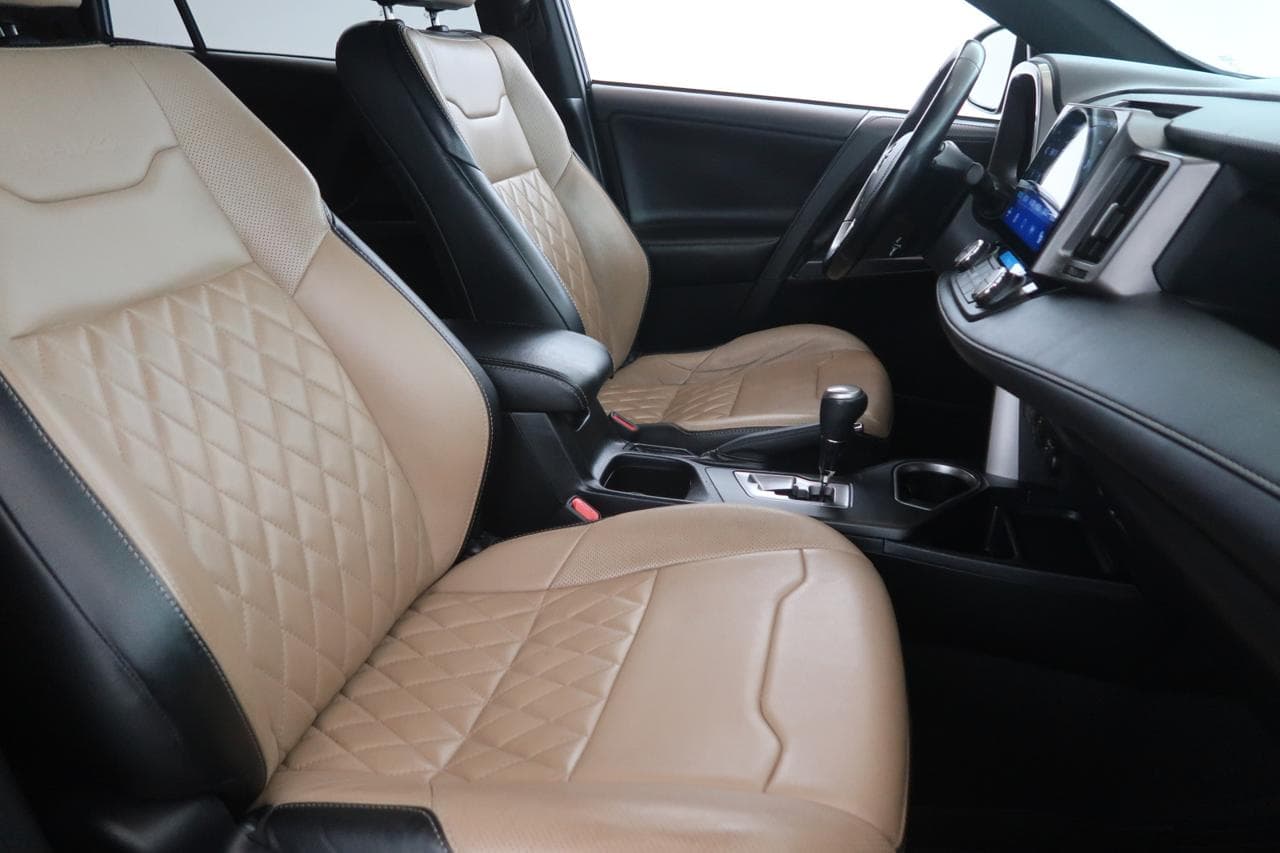 2017 Toyota RAV4 - 12