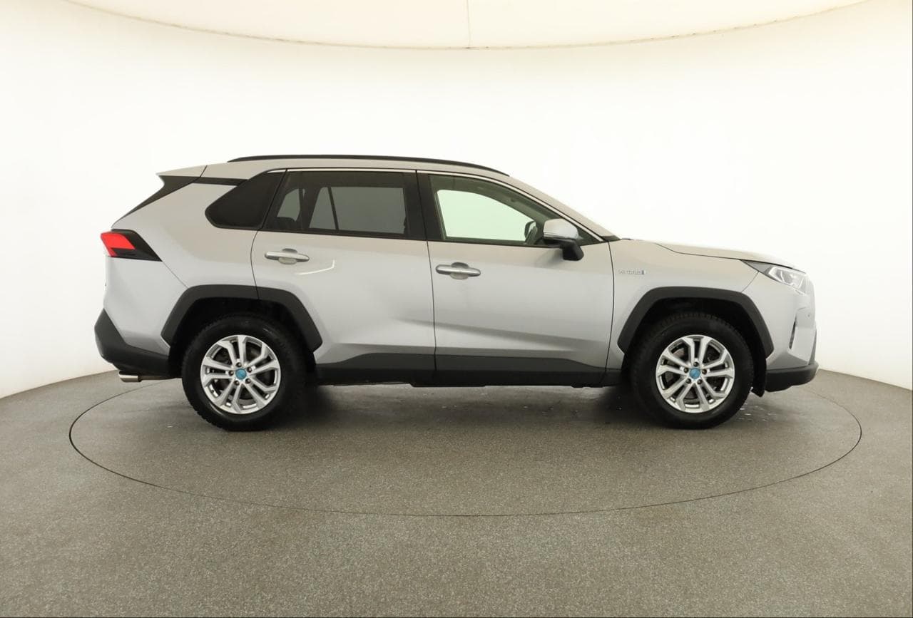 2020 Toyota RAV4 - 8