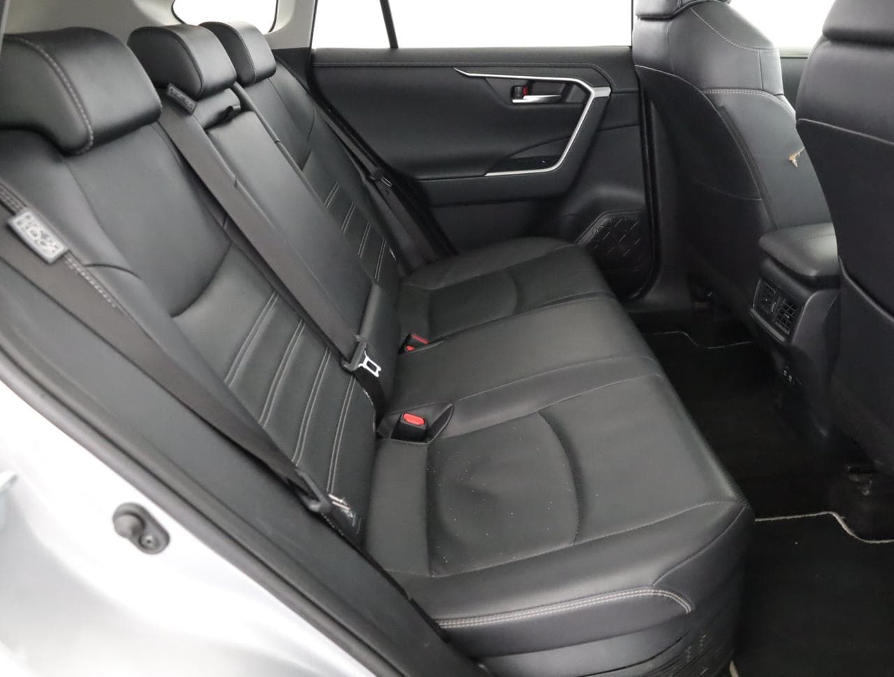 2020 Toyota RAV4 - 11