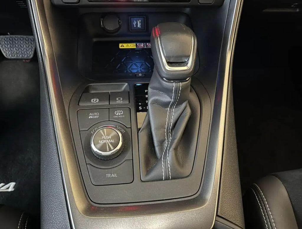 2024 Toyota RAV4 - 9