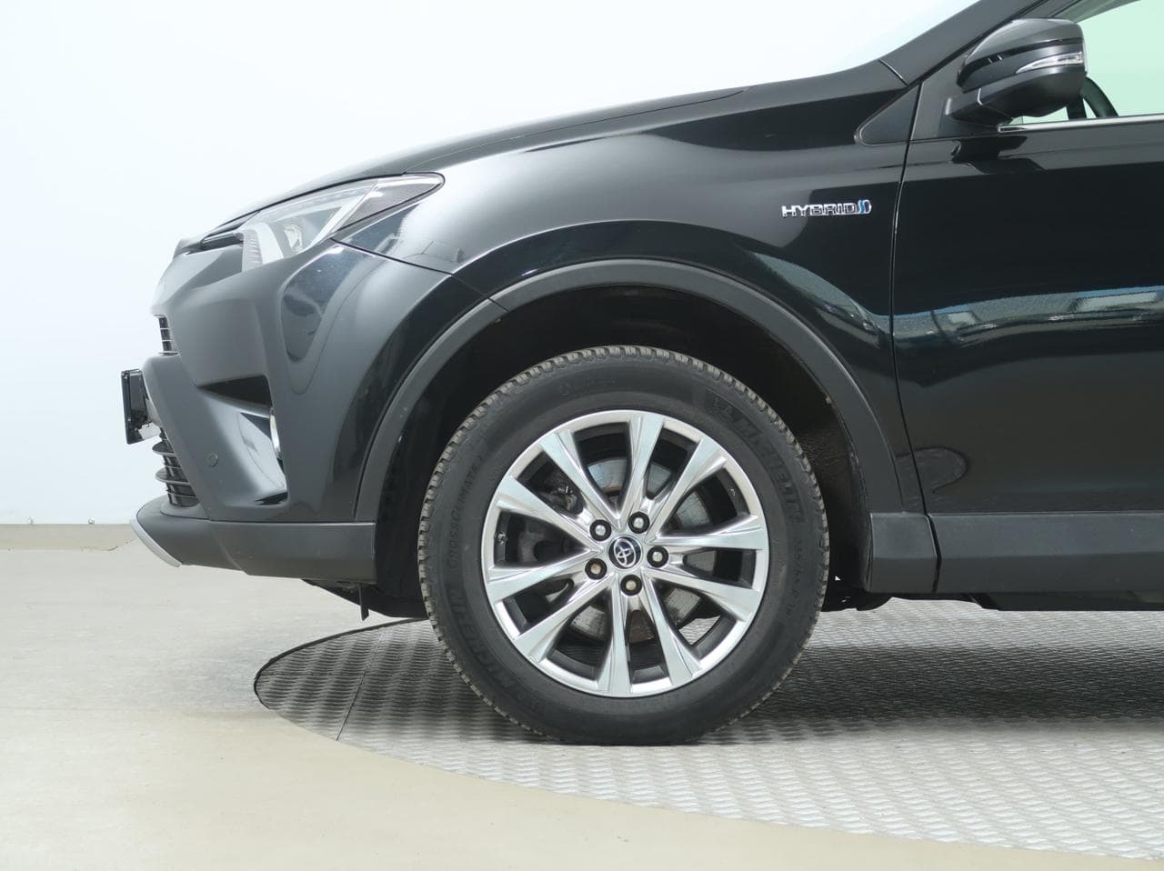 2016 Toyota RAV4 - 32