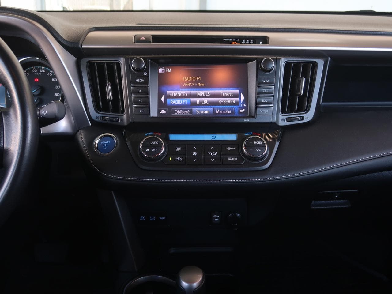 2016 Toyota RAV4 - 25